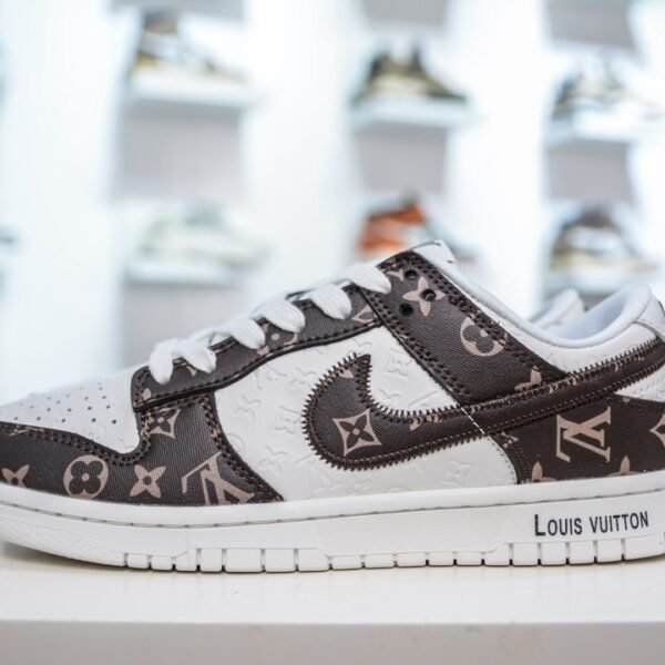 NK Dunk Low x LV - Sneakers