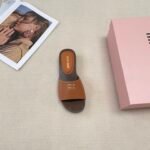 MIU Logo Slides – Slide