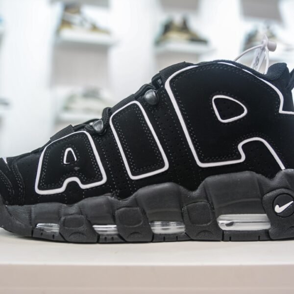 NK Air More Uptempo Black/White - Sneakers