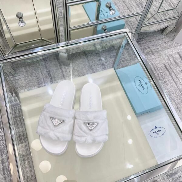PR Logo Plaque Faux Fur Slides - Slides