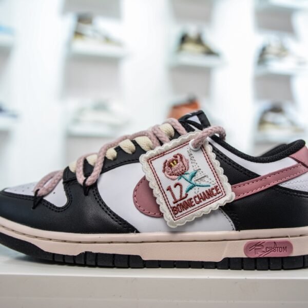NK Dunk Low SB Ben & Jerry's Black/Pink/White - Sneakers