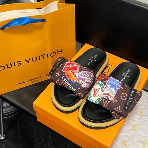 LV Pool Pillow Comfort - Slides