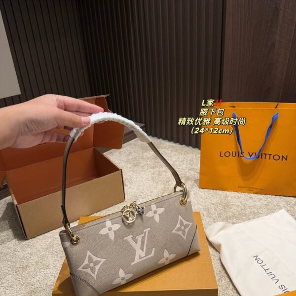LV Pochette Métis - Bag