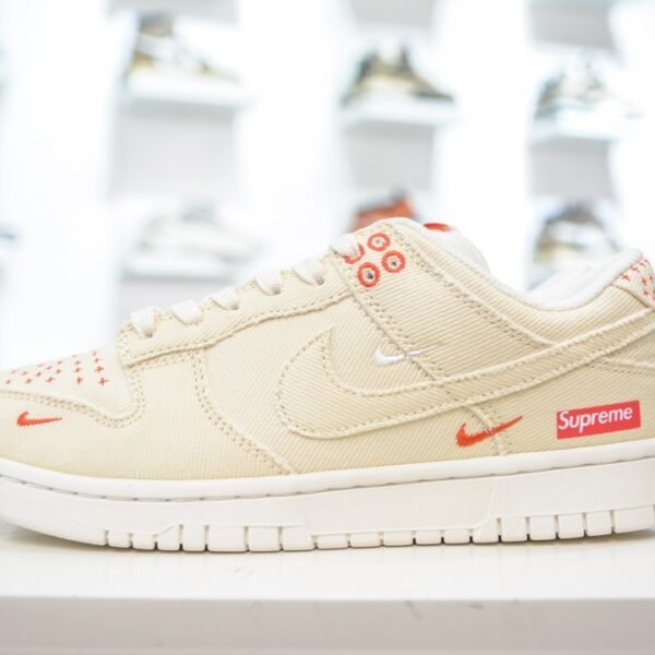 NK SB Dunk Low x Supreme Beige Canvas - Sneakers