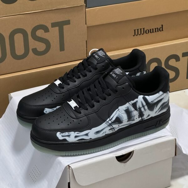 NK Air Force 1 Low Skeleton 42 Black - Sneakers