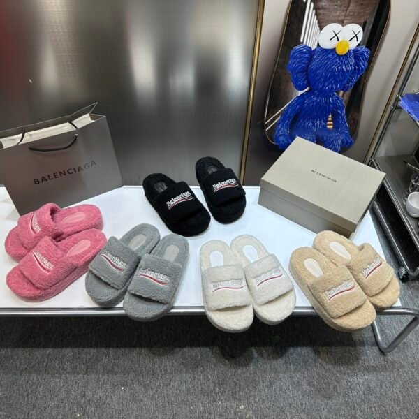BAL Hotel Slippers - Slides