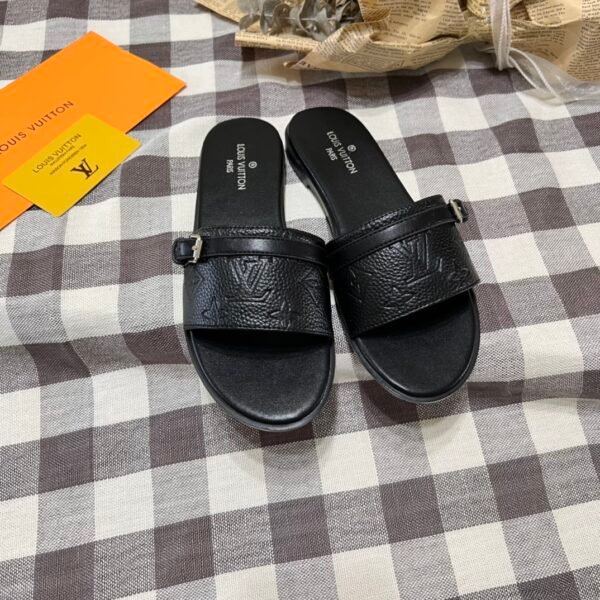 LV Waterfront - Slides