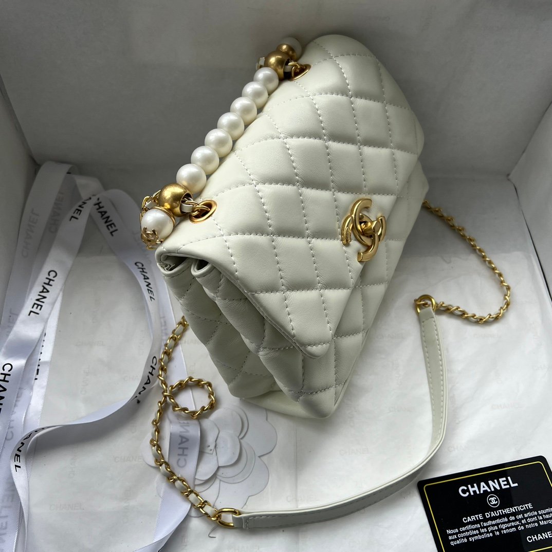 CC Pearl Crush Classic Flap White Lambskin - Bag - Image 3