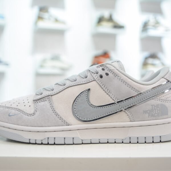 NK Dunk Low TNF - Sneakers