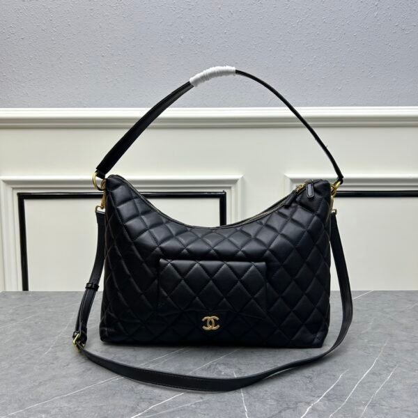 CC 22 Hobo Black Leather - Bag