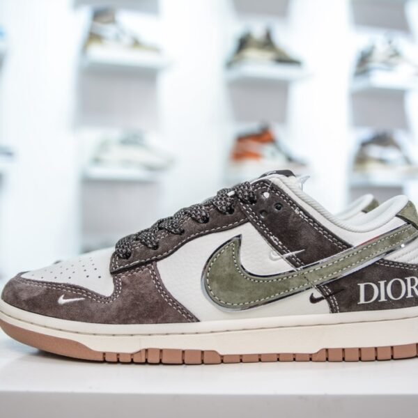 NK Dunk Low x CD - Sneakers