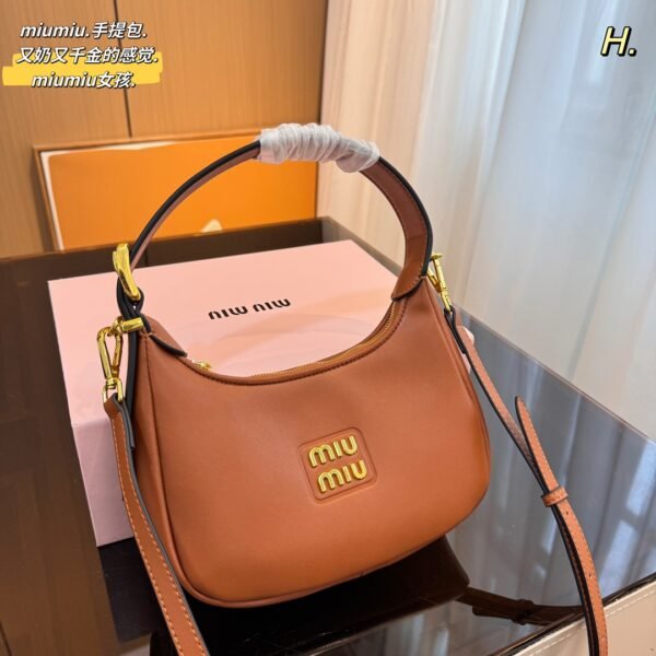 MIU Wander Matelassé Hobo - Bag