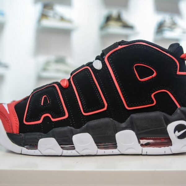 NK Air More Uptempo Black/Red - Sneakers