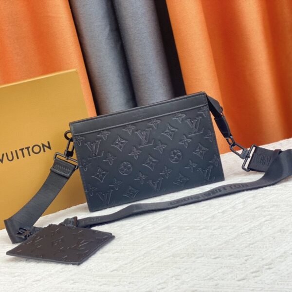 LV Outdoor Messenger Monogram Shadow - Bag