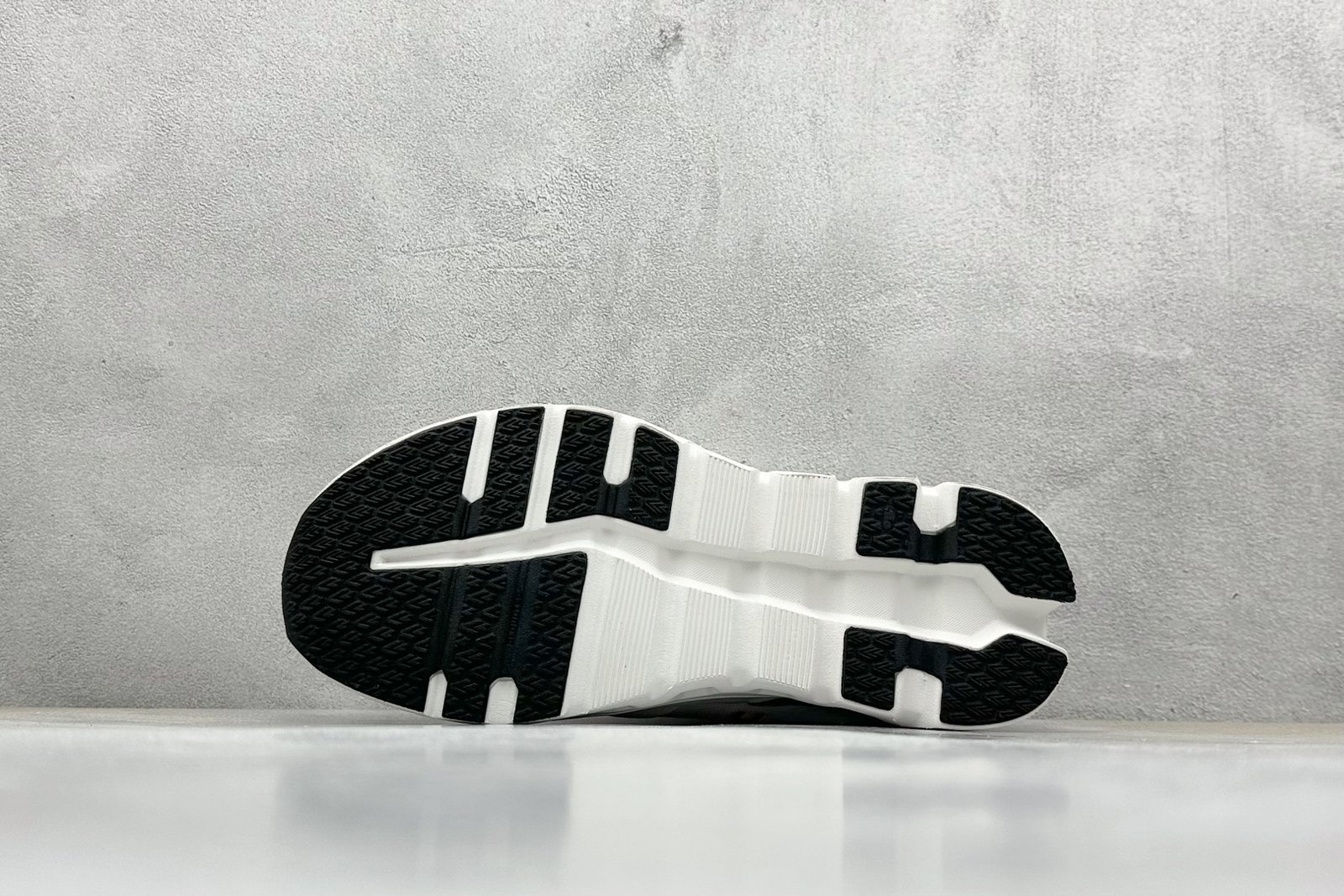 ON Cloudmonster White - Sneakers - Image 4