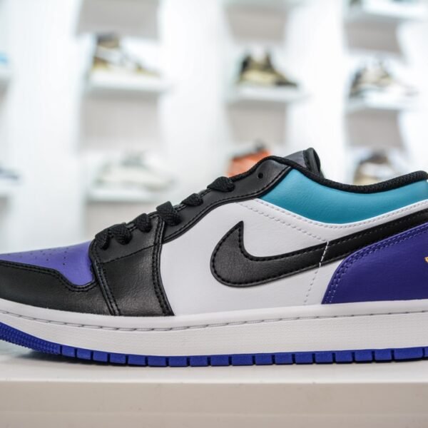 NK Air Jordan 1 Low SE Black/White/Blue - Sneakers