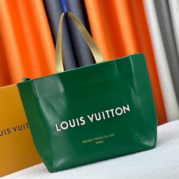 LV Cabas Voyage Green - Bag