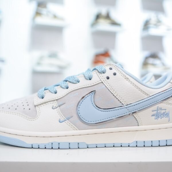 NK SB Dunk Low x Stussy - Sneakers