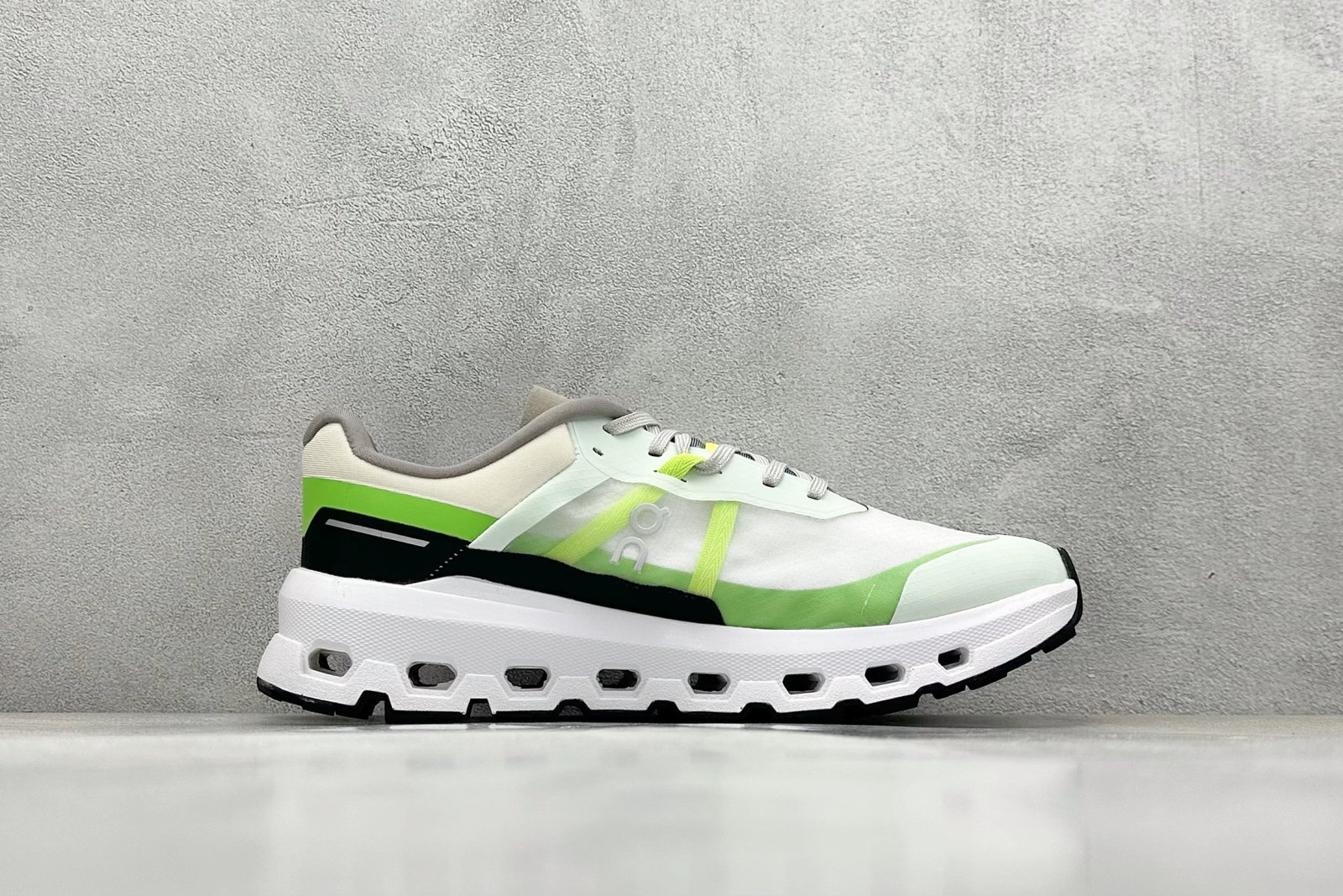 I'm unable to identify the brand or model of this product. - Image 2