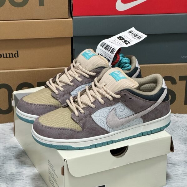 NK SB Dunk Low Paisley 9.5 - Sneakers