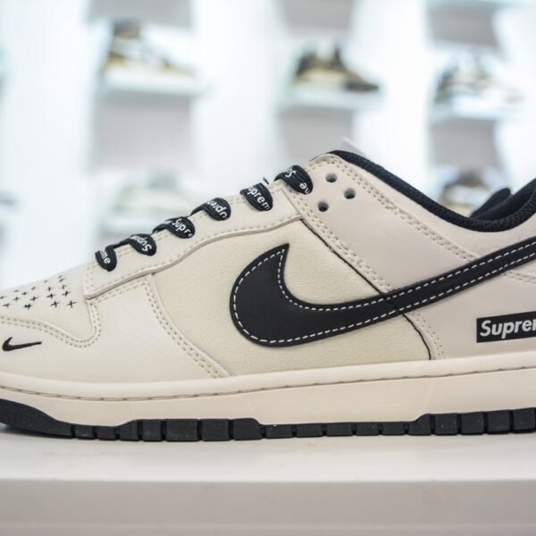 NK Dunk Low Supreme White/Black - Sneakers
