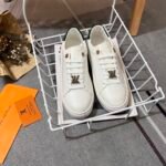 LV Time Out – Baskets – Blanc