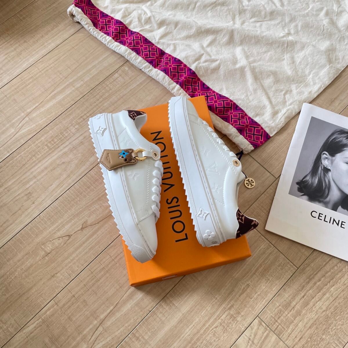 LV Time Out White Monogram – Sneaker — 4