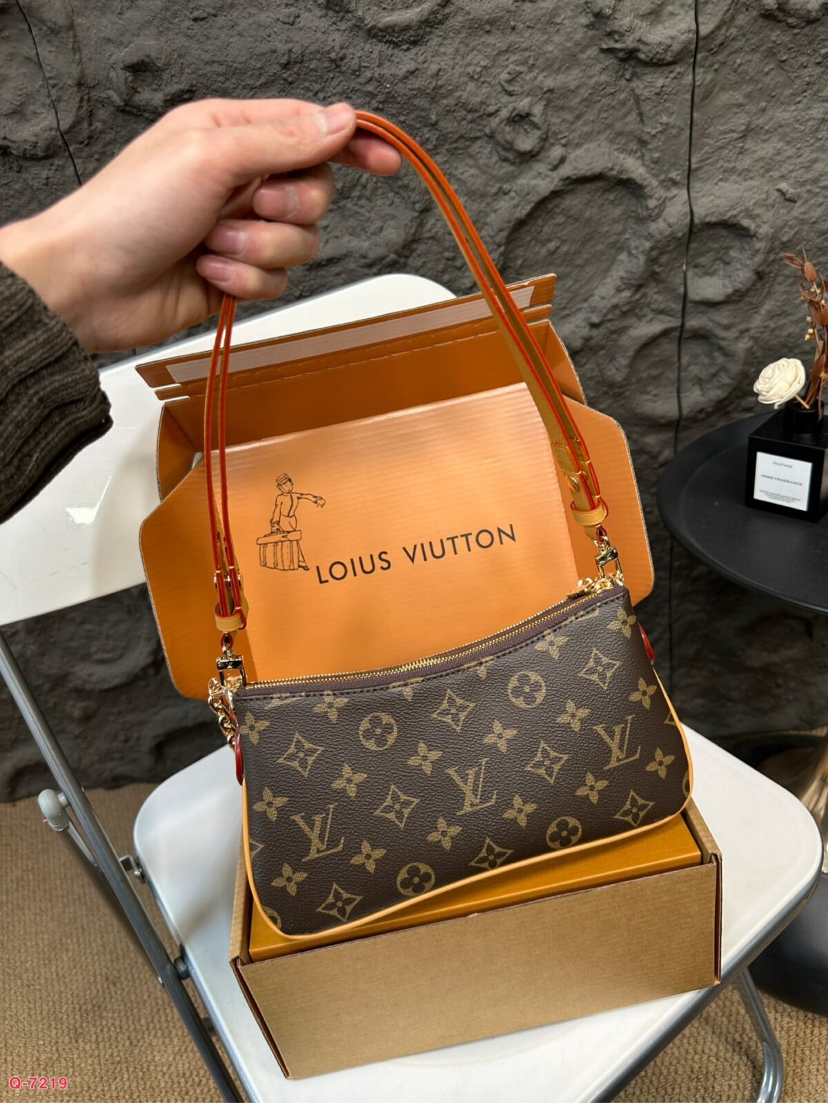 LV Pochette Accessoires Monogram – Bag — 4