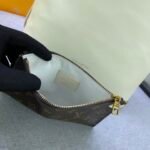 LV Lockme Bucket – Borsa