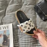LV Waterfront Monogram – Slides