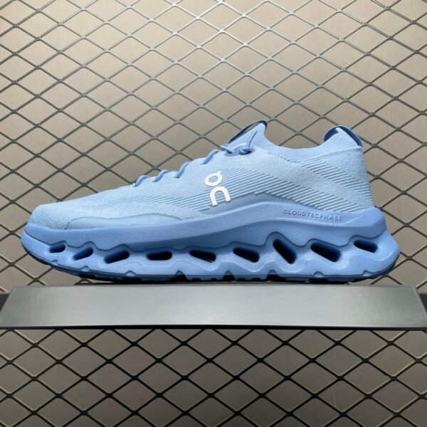 LW On Cloudventure - Sneakers