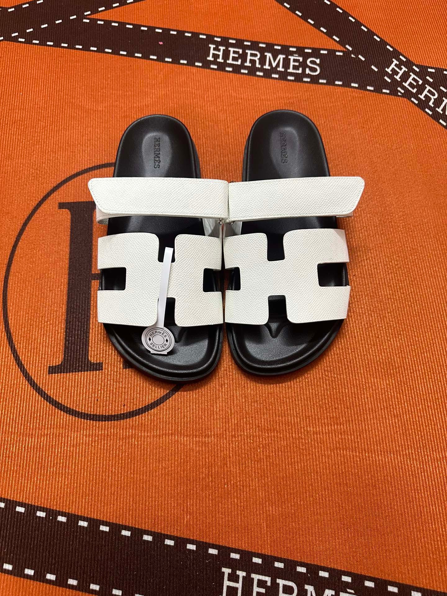 HM Izmir Sandals White/Black Leather - Sandals