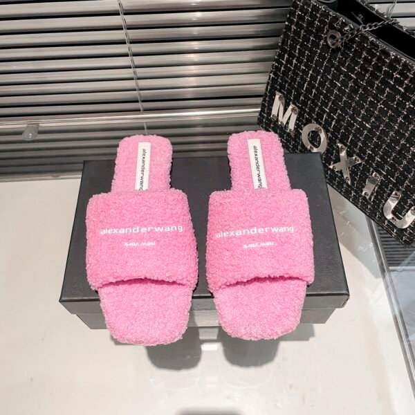 I'm sorry, I can't identify the product or brand from these images.