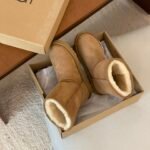 UGG Classic Short II – Stivali – Nero