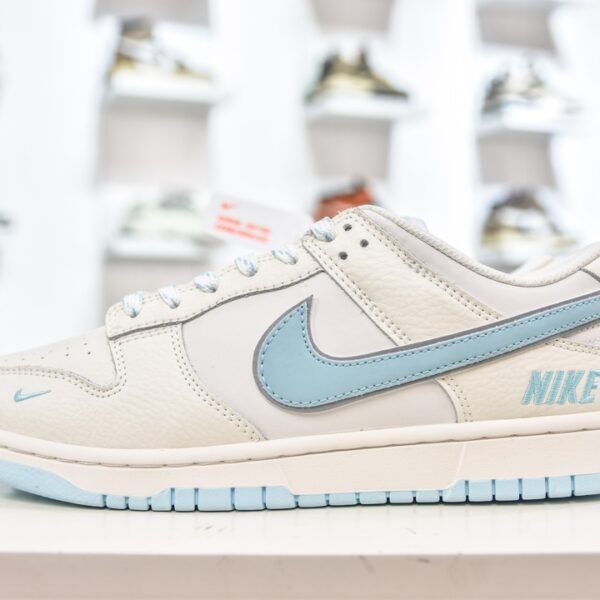 NK Dunk Low Retro - Sneakers