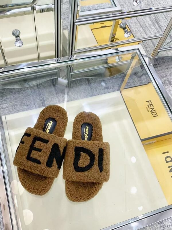 FD FD Fuzzy Slides – Claquettes