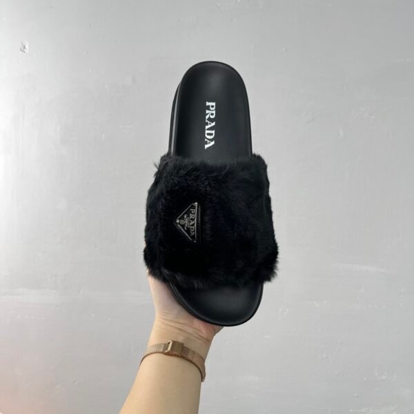 PR Faux Fur Slides - Slides