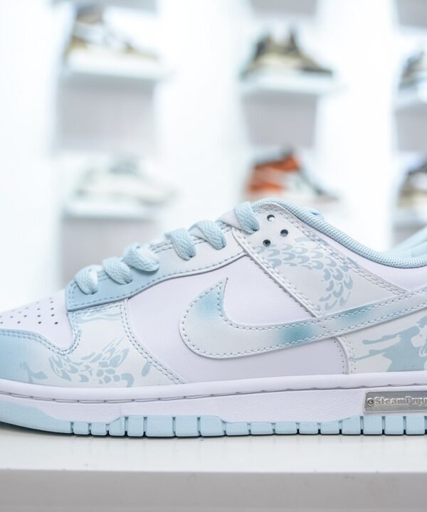 NK Dunk Low Year of the Dragon – Sneakers – Blue