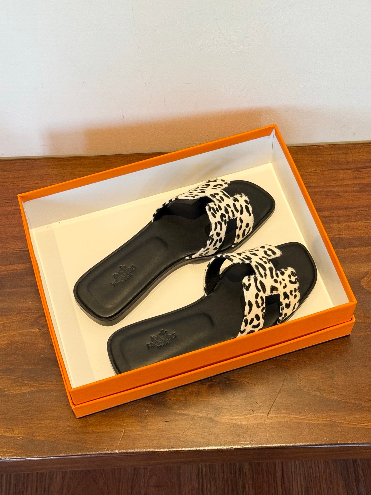 HM Oran Sandals Leopard Print - Slides - Image 4