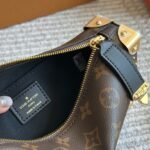LV Petite Malle Monogram – Bag