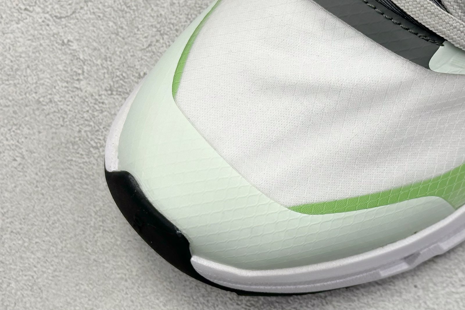 I'm unable to identify the brand or model of this product. - Image 7
