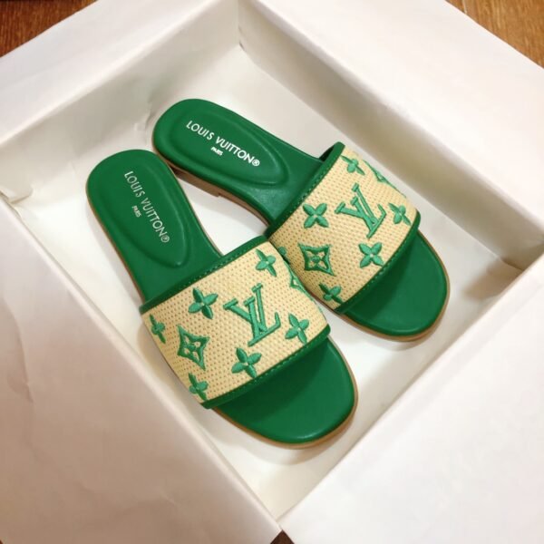 LV Pool Pillow Comfort Green Monogram - Slides