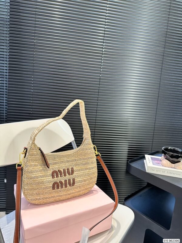 MIU Wander Matelassé Raffia Natural Raffia – Bag