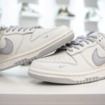 NK Dunk Low Undefeated – Sneakers – Beige
