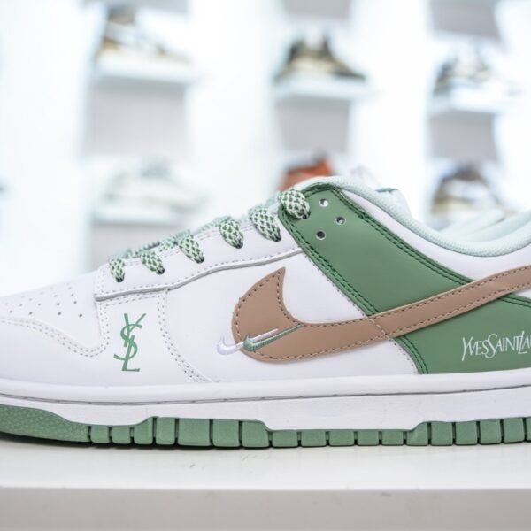 NK Dunk Low - Sneakers