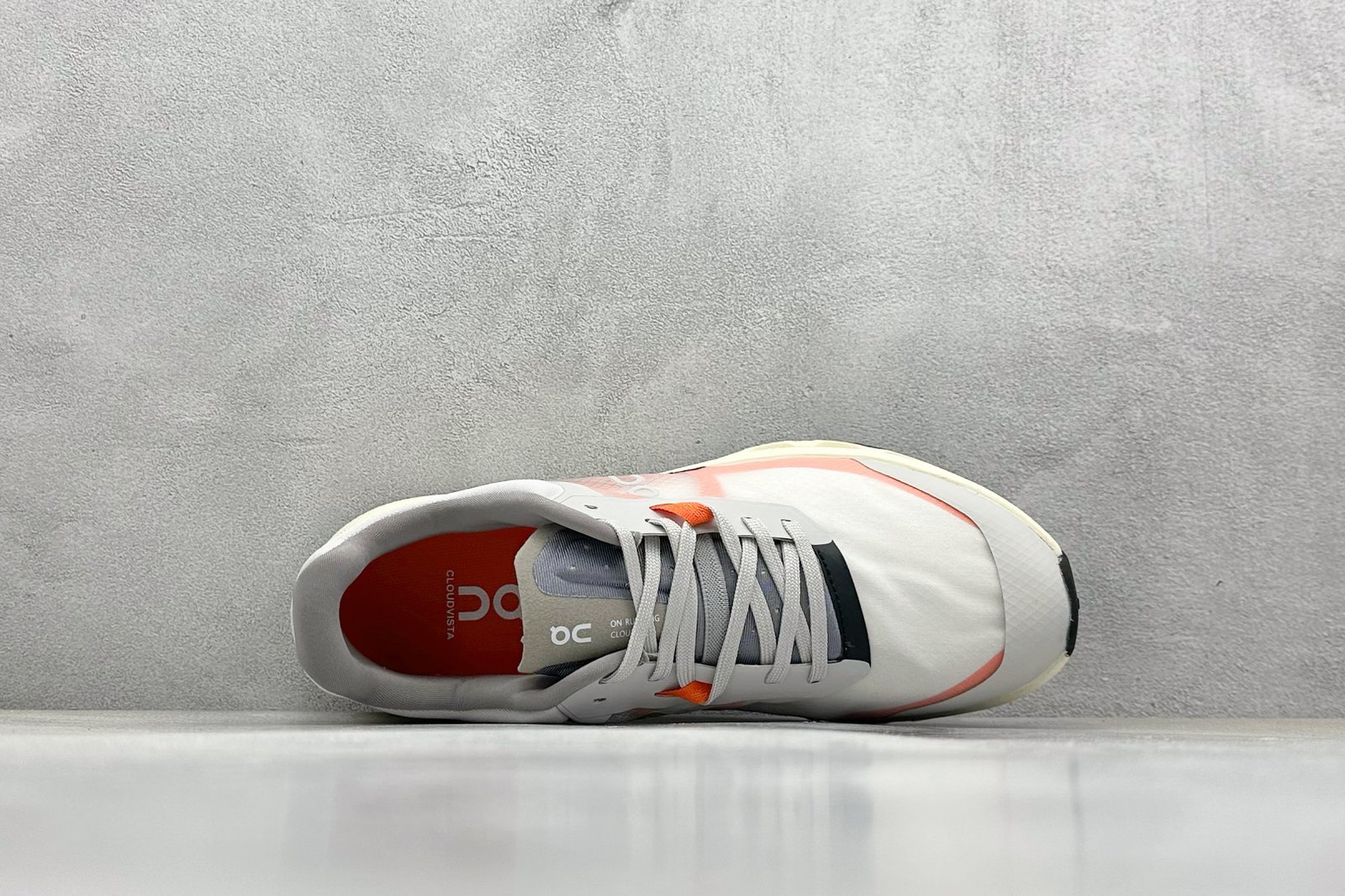 ON Cloudstratus White/Orange - Sneakers - Image 3