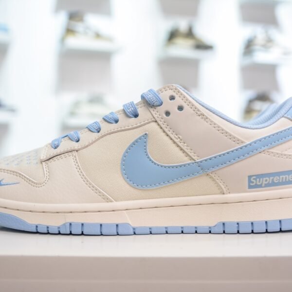 NK Dunk Low Supreme - Sneakers