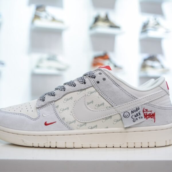 NK SB Dunk Low x Stussy - Sneakers