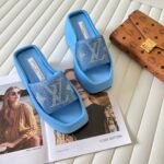 LV Pool Pillow Comfort – Slides