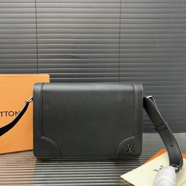 LV District PM Black Taiga Leather - Bag